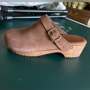 NWOB Anthropologie Suede Classic Clogs size EU 37